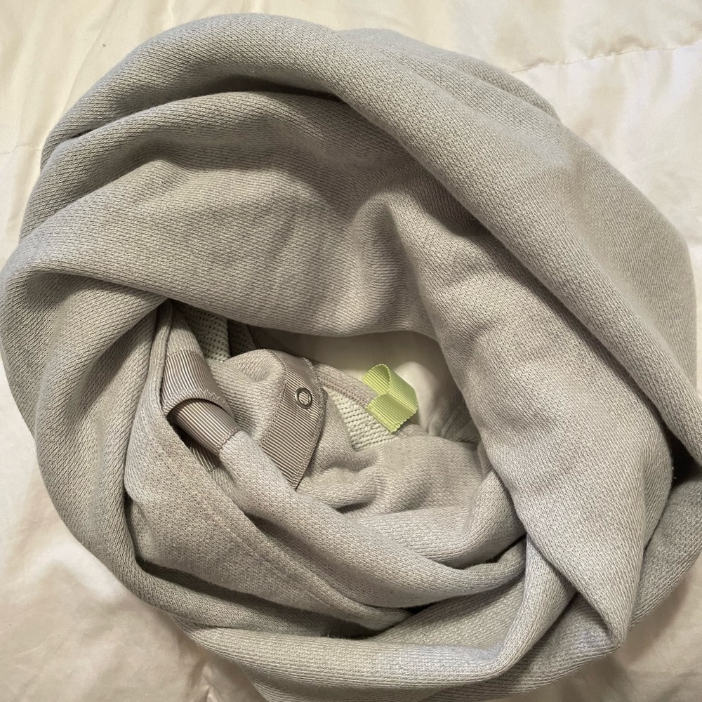 Lululemon scarf